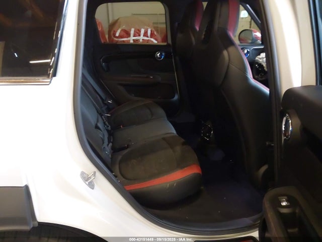 2019 MINI COUNTRYMAN WMZYV9C50K3F03063 Photo 7