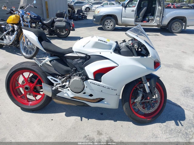 ZDMHAATW1NB006363 Ducati 2022