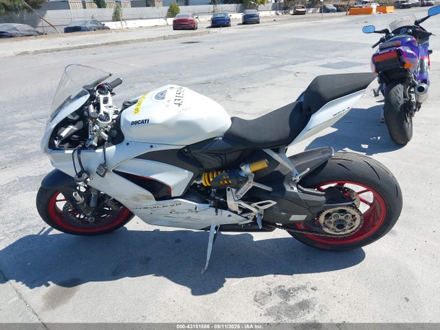 ZDMHAATW1NB006363 Ducati 2022