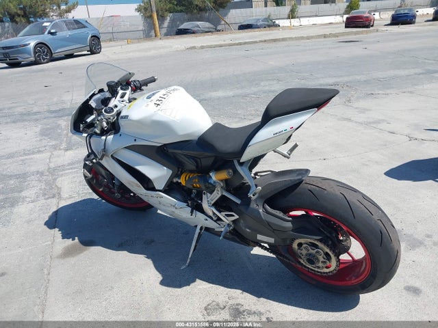 ZDMHAATW1NB006363 Ducati 2022