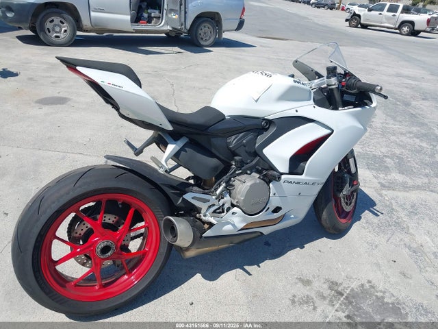 ZDMHAATW1NB006363 Ducati 2022