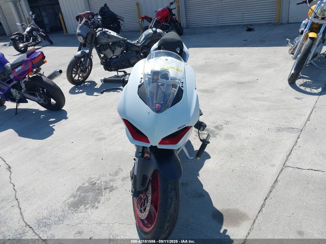 ZDMHAATW1NB006363 Ducati 2022