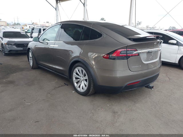 2016 TESLA MODEL X 5YJXCAE26GF006550 Photo 2