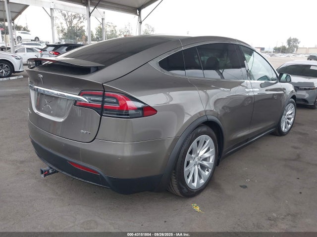 2016 TESLA MODEL X 5YJXCAE26GF006550 Photo 3