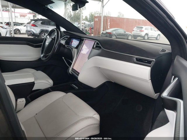 2016 TESLA MODEL X 5YJXCAE26GF006550 Photo 4