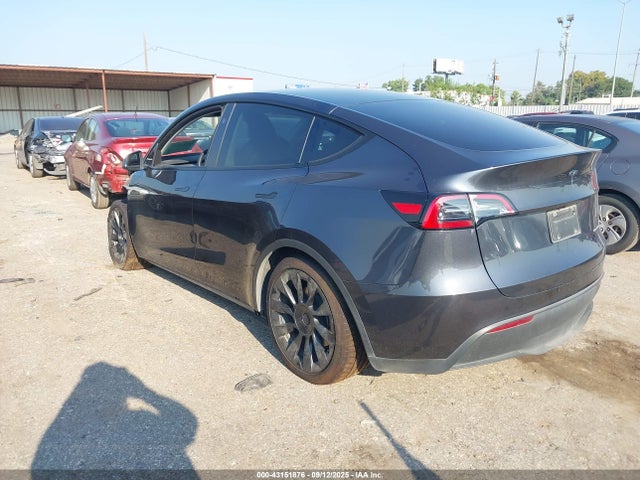 2024 TESLA MODEL Y 7SAYGDEE0RA234017 Photo 2