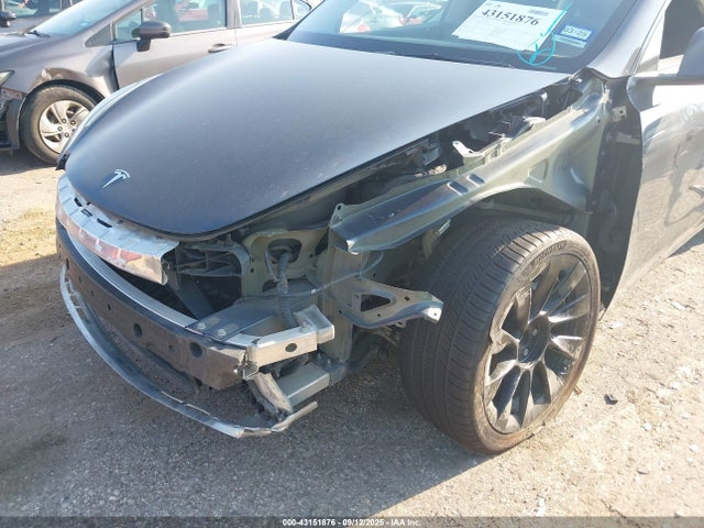 2024 TESLA MODEL Y 7SAYGDEE0RA234017 Photo 5