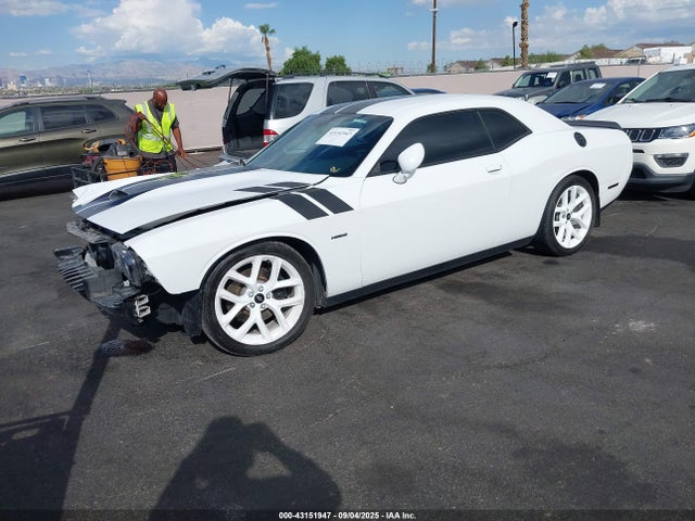 Dodge Challenger 2019 2C3CDZBT7KH659547 Image 2