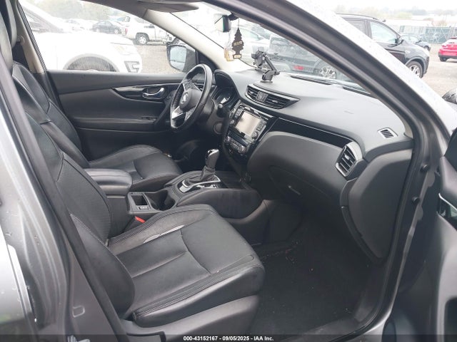 JN1BJ1CR3JW210745 Nissan 2018