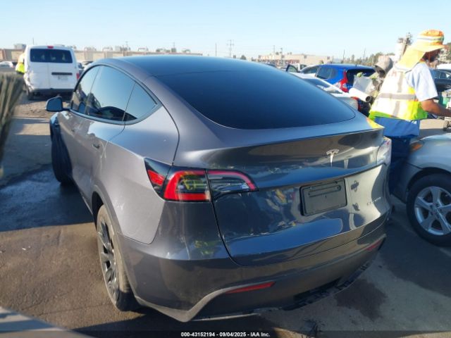 2023 TESLA MODEL Y 7SAYGDEE9PA112818 Photo 2