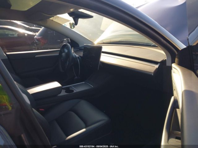2023 TESLA MODEL Y 7SAYGDEE9PA112818 Photo 4