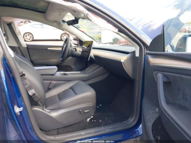 2024 TESLA MODEL Y 7SAYGDEE7RA222799 Photo 4