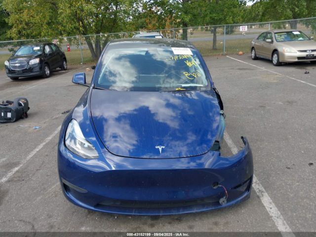 2024 TESLA MODEL Y 7SAYGDEE7RA222799 Photo 5
