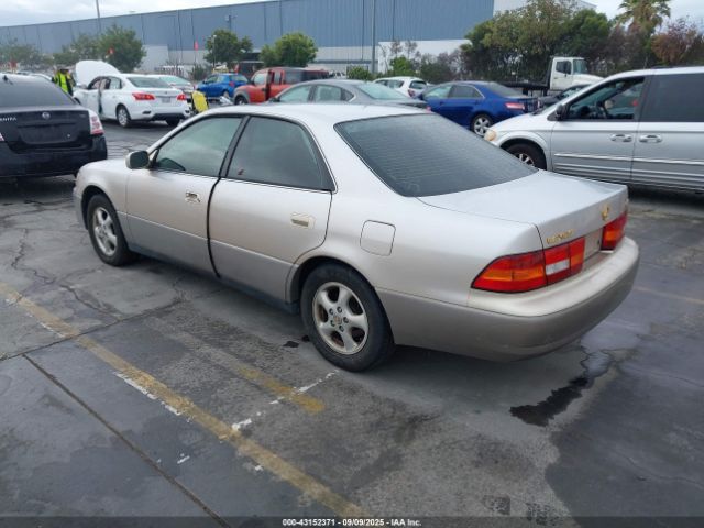 1997 LEXUS ES 300 JT8BF22G6V5005936 Photo 2