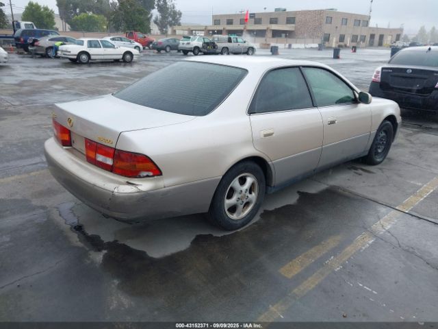 1997 LEXUS ES 300 JT8BF22G6V5005936 Photo 3