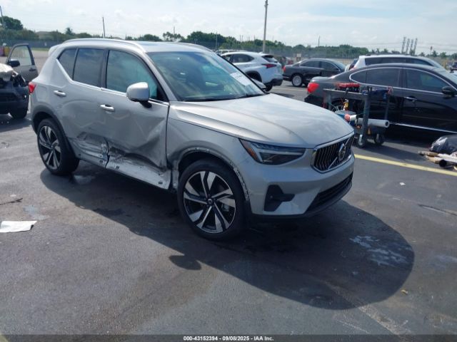 2024 VOLVO XC40 YV4L12UE8R2249821