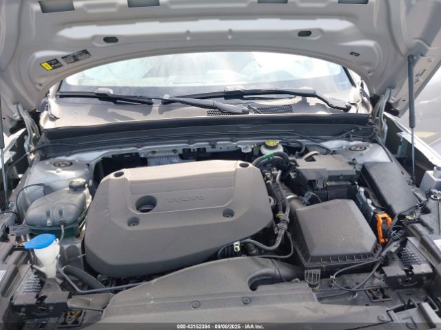 2024 VOLVO XC40 YV4L12UE8R2249821 Photo 9