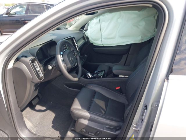 2024 VOLVO XC40 YV4L12UE8R2249821 Photo 4