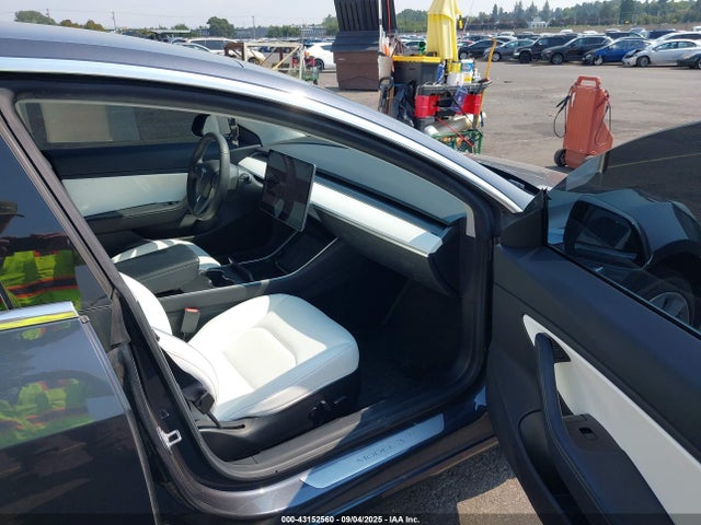 2019 TESLA MODEL 3 5YJ3E1EA2KF432034 Photo 4