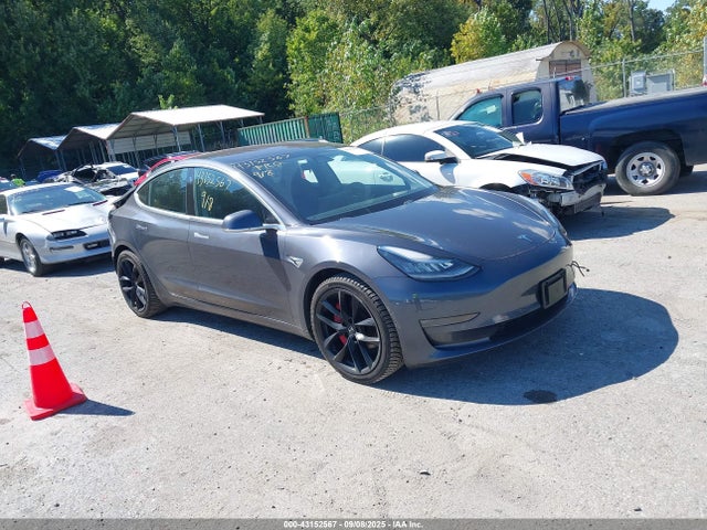 2018 TESLA MODEL 3 5YJ3E1EB3JF129013 Photo 0