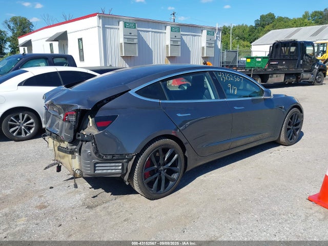 2018 TESLA MODEL 3 5YJ3E1EB3JF129013 Photo 3