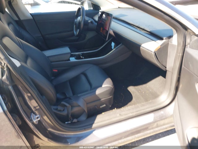 2018 TESLA MODEL 3 5YJ3E1EB3JF129013 Photo 4