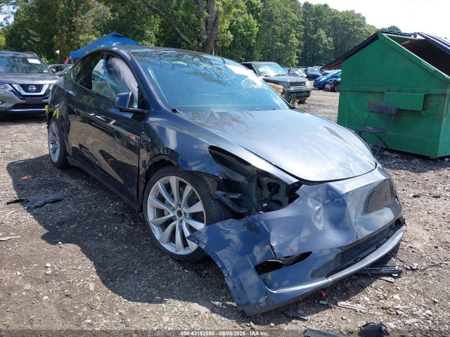 2024 TESLA MODEL Y 7SAYGDEE5RA225734 Photo 0