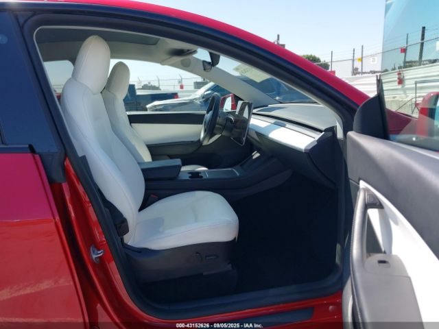 2021 TESLA MODEL Y 5YJYGDEE2MF212805 Photo 4
