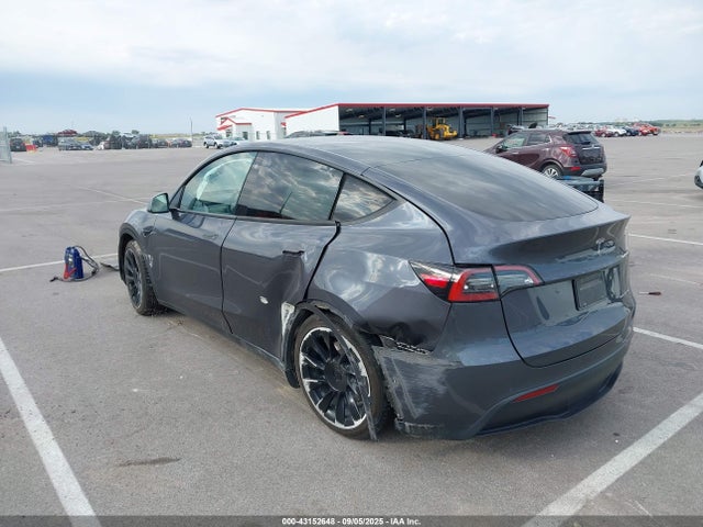 2021 TESLA MODEL Y 5YJYGDEE9MF173288 Photo 2