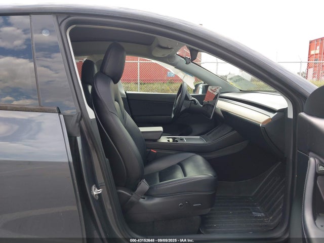 2021 TESLA MODEL Y 5YJYGDEE9MF173288 Photo 4