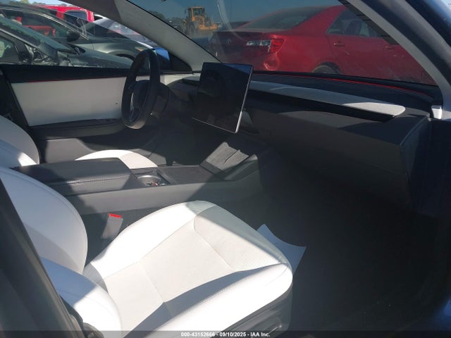 2025 TESLA MODEL 3 5YJ3E1EA4SF887757 Photo 4