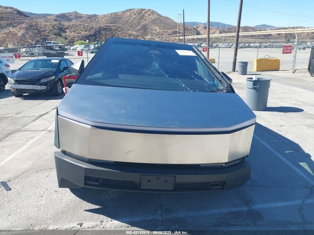 Tesla Cybertruck 2024 7G2CEHED8RA037640 Image 11