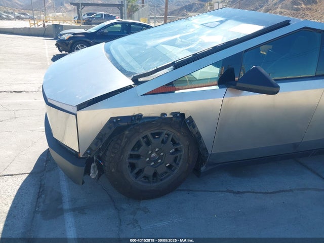 Tesla Cybertruck 2024 7G2CEHED8RA037640 Image 6