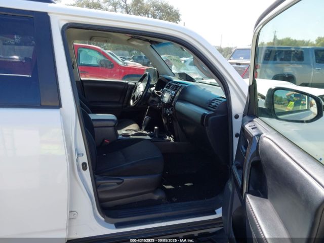 2014 TOYOTA 4RUNNER JTEBU5JR5E5158332 Photo 4