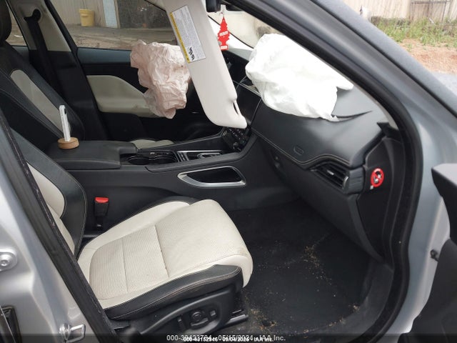 2017 JAGUAR F-PACE SADCL2BV1HA071663 Photo 4