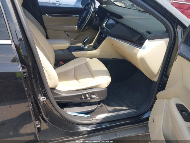 2017 CADILLAC XT5 1GYKNBRS9HZ325239 Photo 4