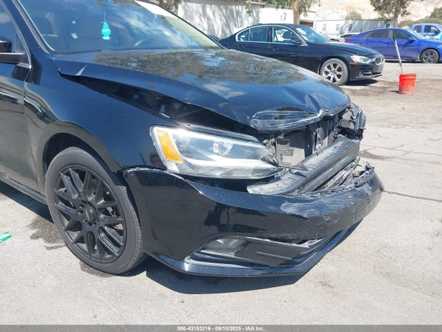 3VWL17AJXGM211141 Volkswagen Jetta