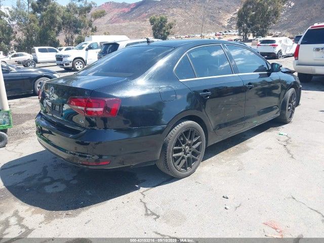 3VWL17AJXGM211141 Volkswagen Jetta