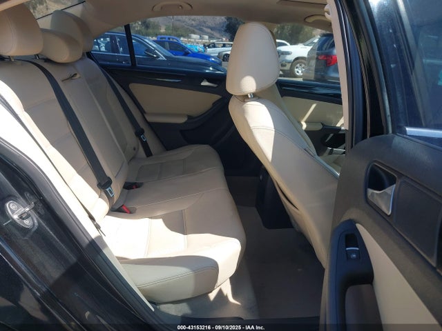 3VWL17AJXGM211141 Volkswagen Jetta