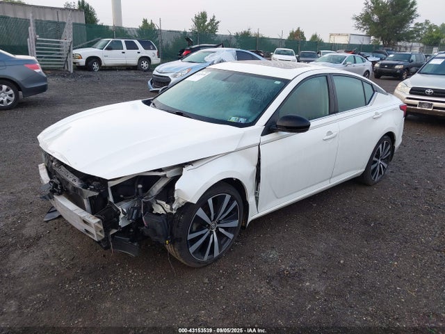 Nissan 2019 2019 1N4BL4CV5KC137456 Image 2