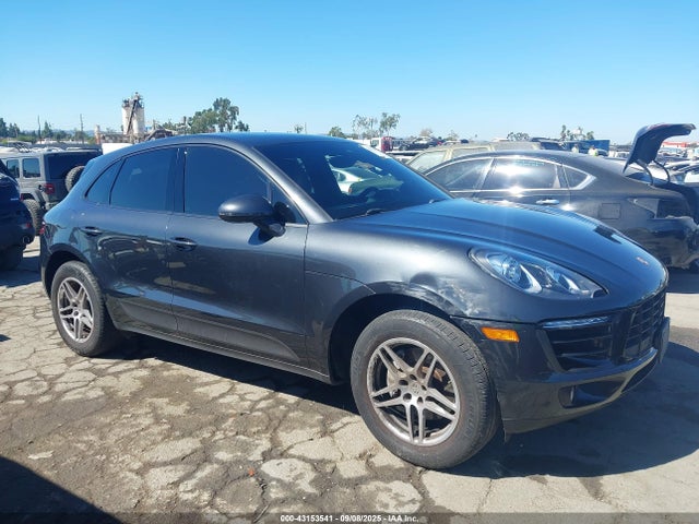 Porsche Macan 2017 WP1AA2A56HLB00717 Image 13