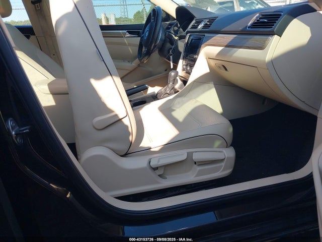 1VWBS7A3XGC033730 Volkswagen 2016