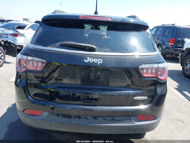 Jeep 2019 2019 3C4NJCBB6KT649553 Image 16