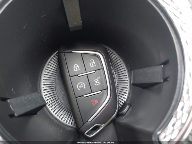2025 CADILLAC OPTIQ 3GYK3DMR3SS223557 Photo 10