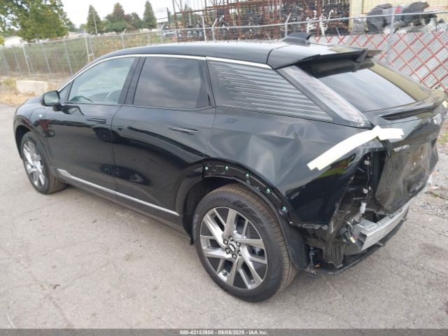2025 CADILLAC OPTIQ 3GYK3DMR3SS223557 Photo 2
