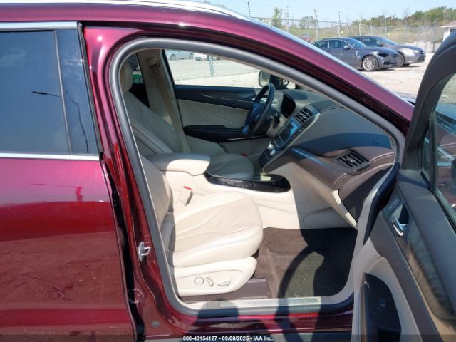 2019 LINCOLN MKC 5LMCJ3D97KUL01499 Photo 4