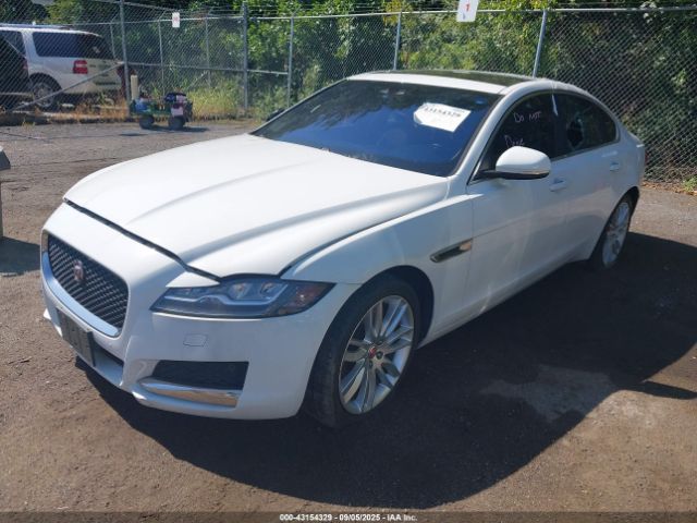2017 JAGUAR XF SAJBJ4BN4HCY44138 Photo 1