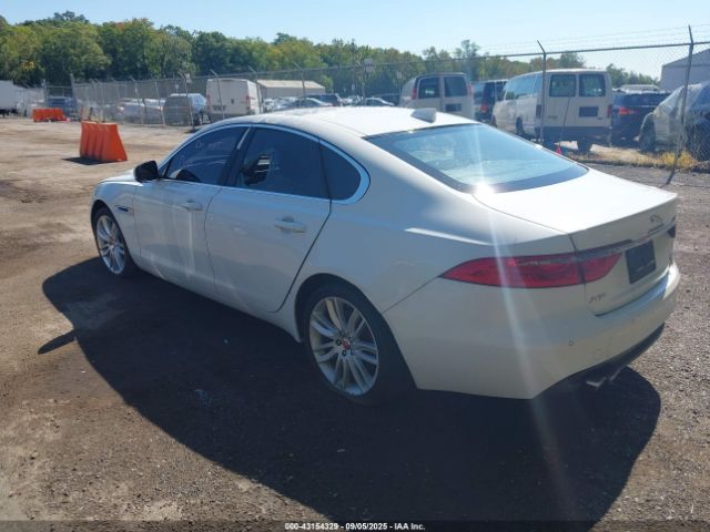 2017 JAGUAR XF SAJBJ4BN4HCY44138 Photo 2