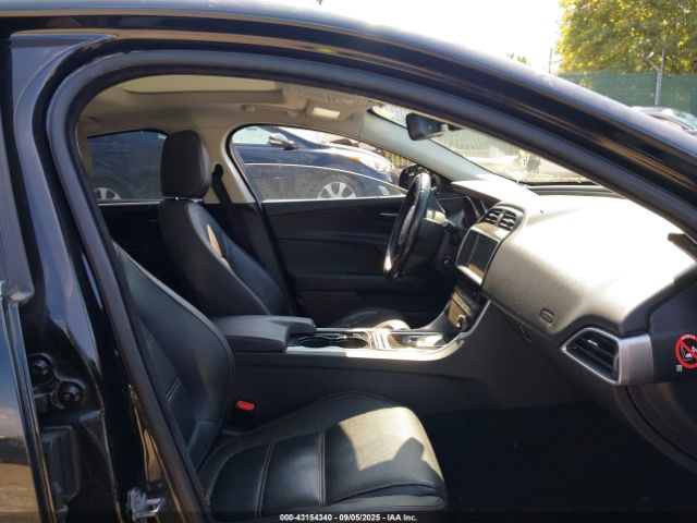 2017 JAGUAR XE SAJAK4BNXHA956575 Photo 4