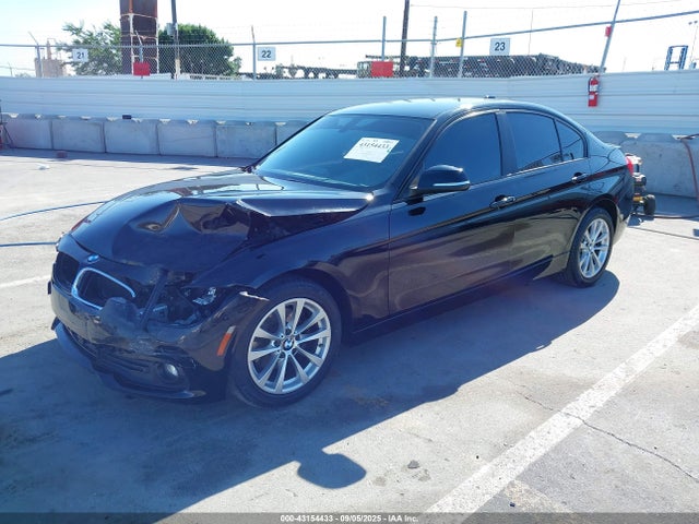 WBA8E5G3XHNU42703 BMW 320i